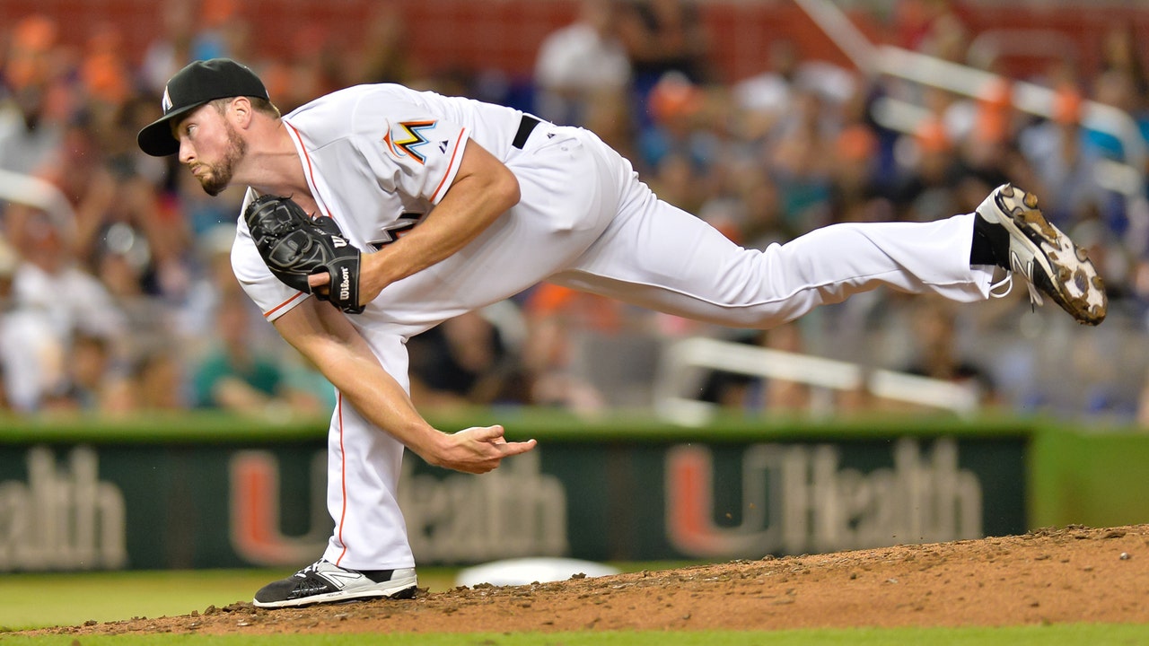 Marlins place Capps on DL with elbow sprain, call up Ellington